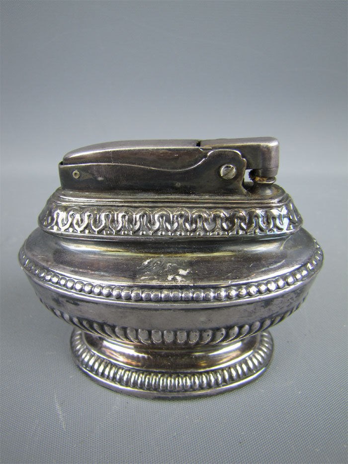 Vintage Ronson QUEEN ANNE Silver Plated Table Lighter