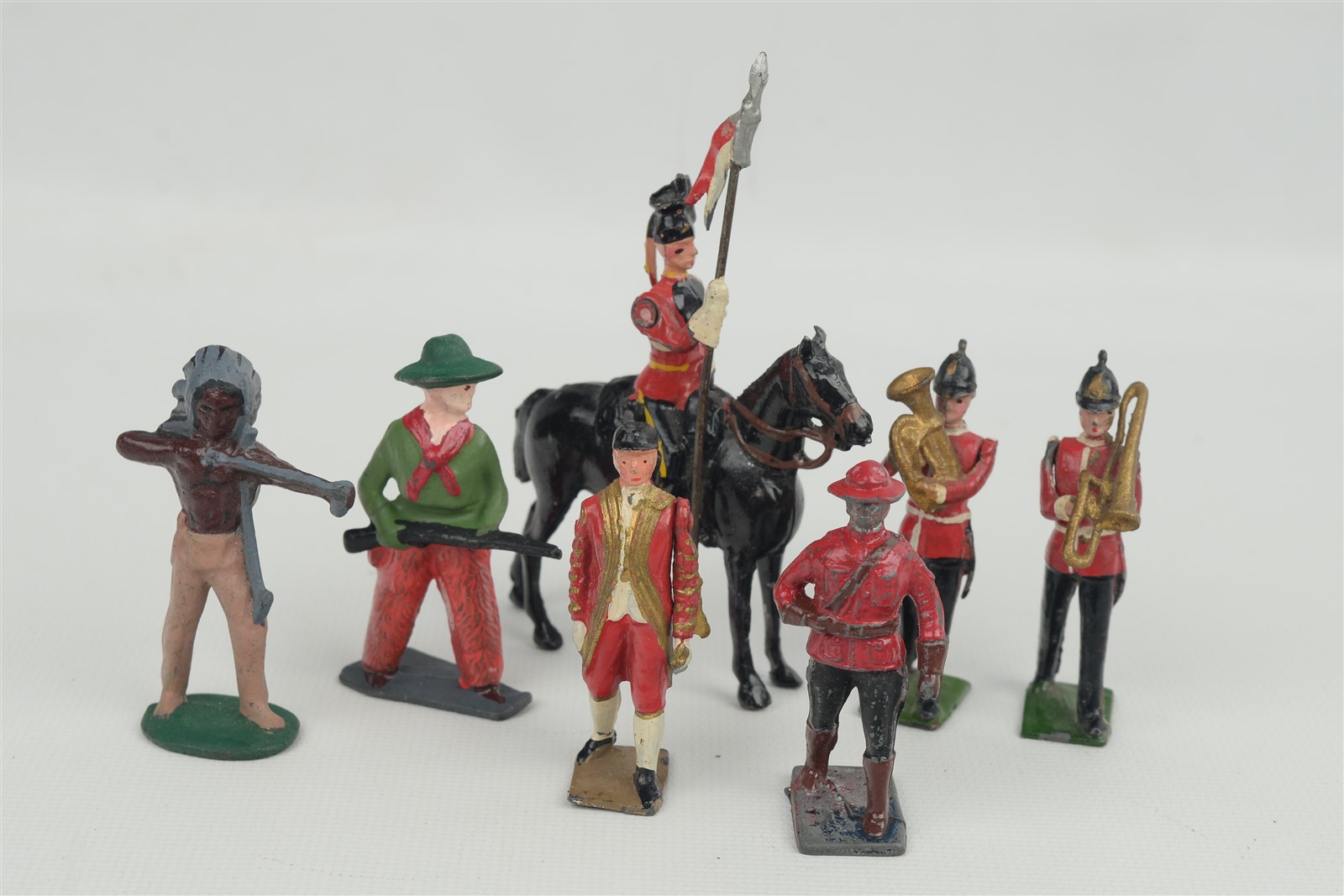 Lot of 7 Vintage Cast Lead Toy Soldier Figures Britains Lincoln Logs 2.