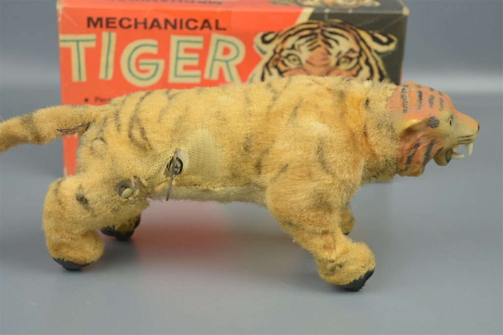 Vintage Louis MARX MECHANICAL TIGER Wind Up Toy Japan J9054 w/ Box