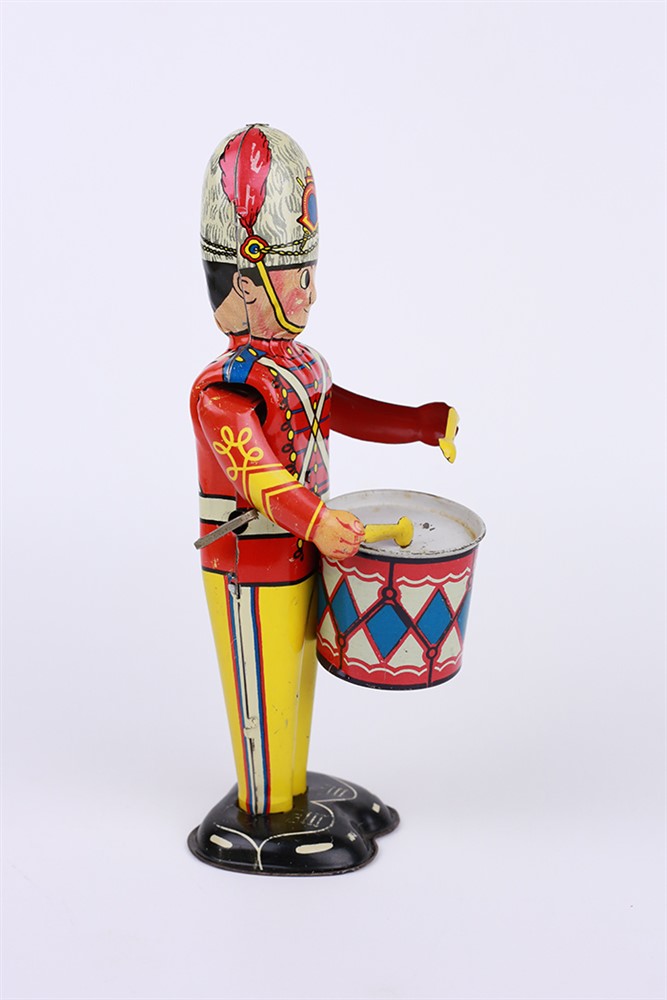 Vintage 1940s Marx Lithographed Tin Wind Up Drummer Boy Marching Band Toy