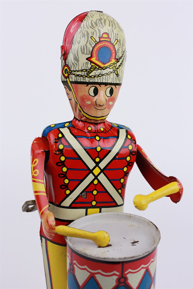 Vintage 1940s Marx Lithographed Tin Wind Up Drummer Boy Marching Band Toy